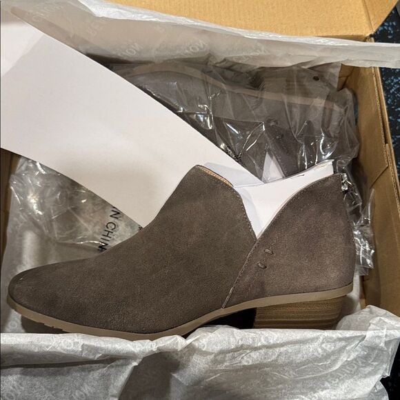 Kenneth Cole Reaction
Women's Side Way Booties - Picture 3 of 5